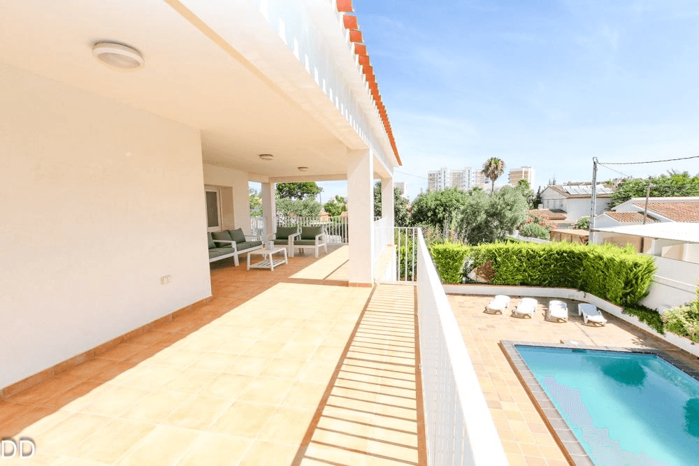 VILLA FUMATELL