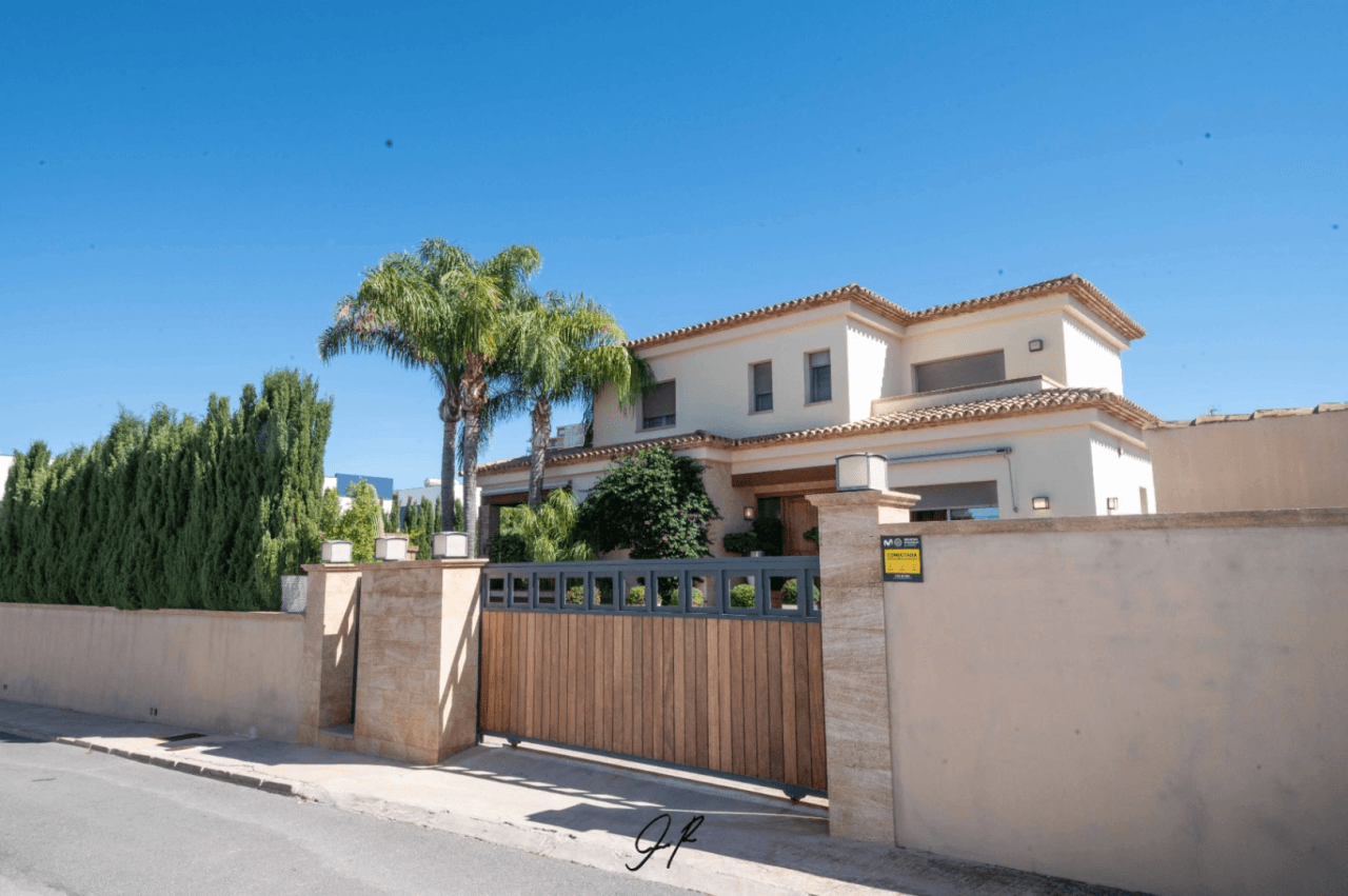 Chalet de lujo en excelente zona Residencial- Denia