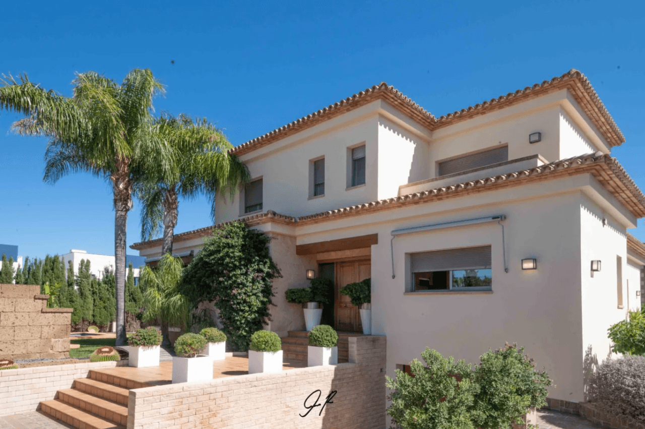 Chalet de lujo en excelente zona Residencial- Denia