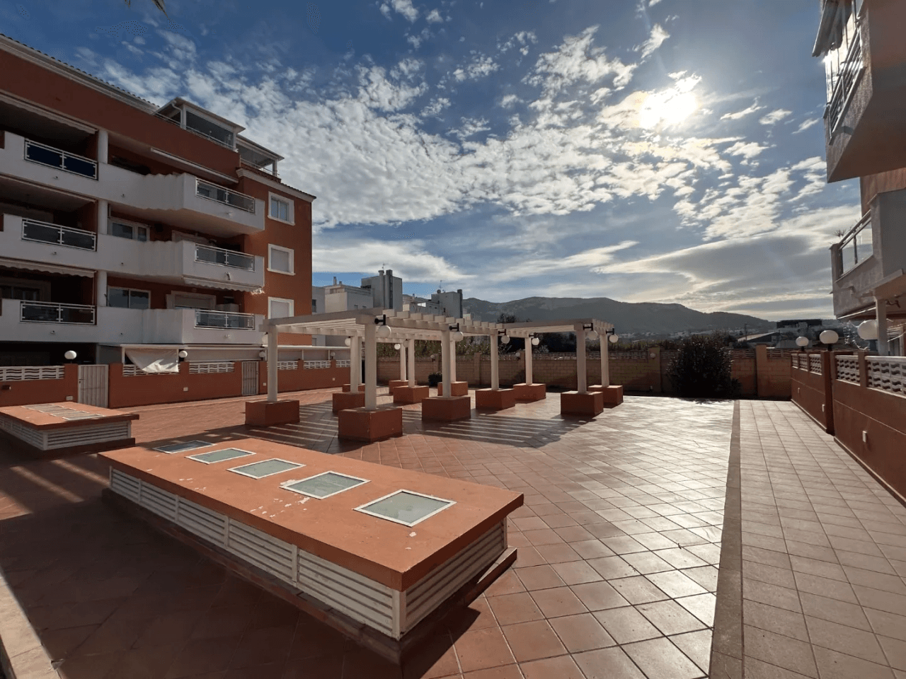 Apartamento en Denia en planta baja de 2 dormitorios y terraza privada en venta