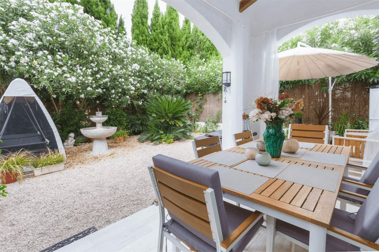 Bungalow con piscina comunitaria en Pedreguer