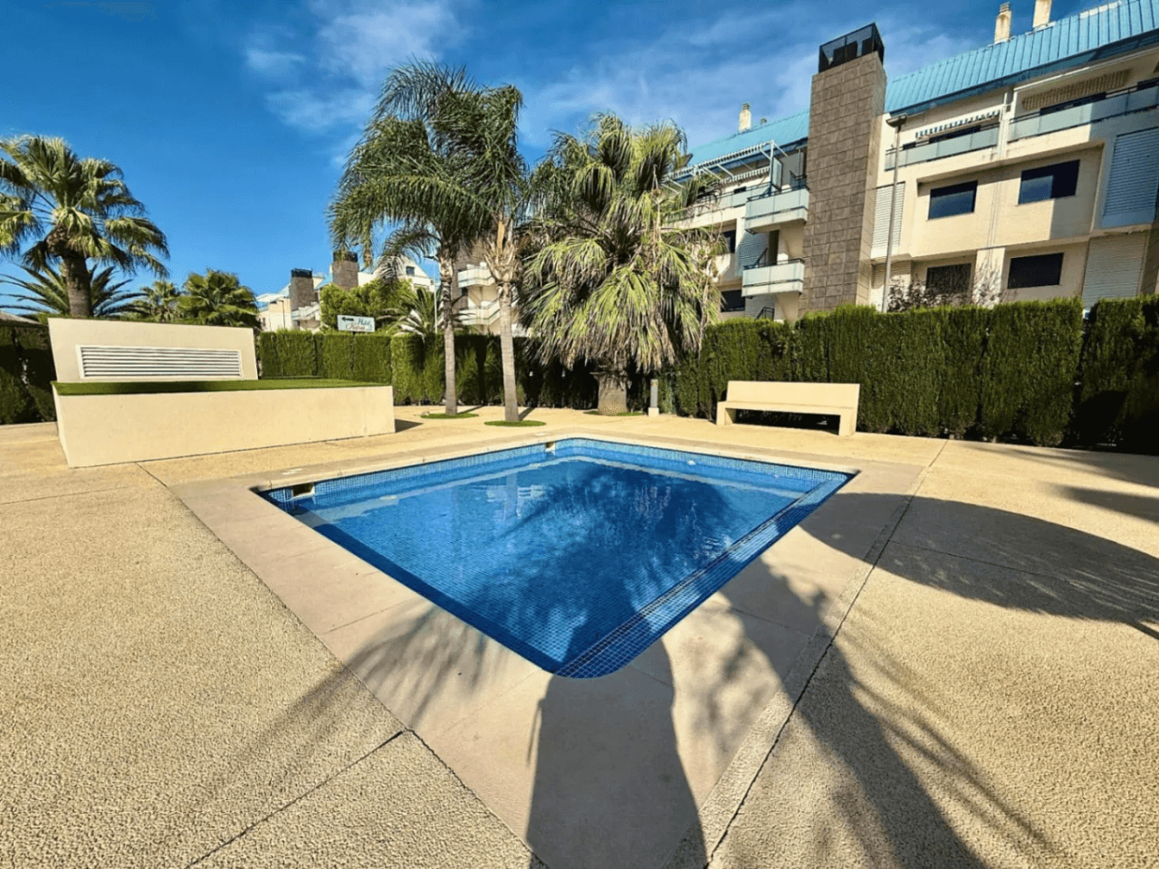 Espectacular apartamento en Denia con vistas abiertas, situado a 120m de la playa y 850m de la ciudad