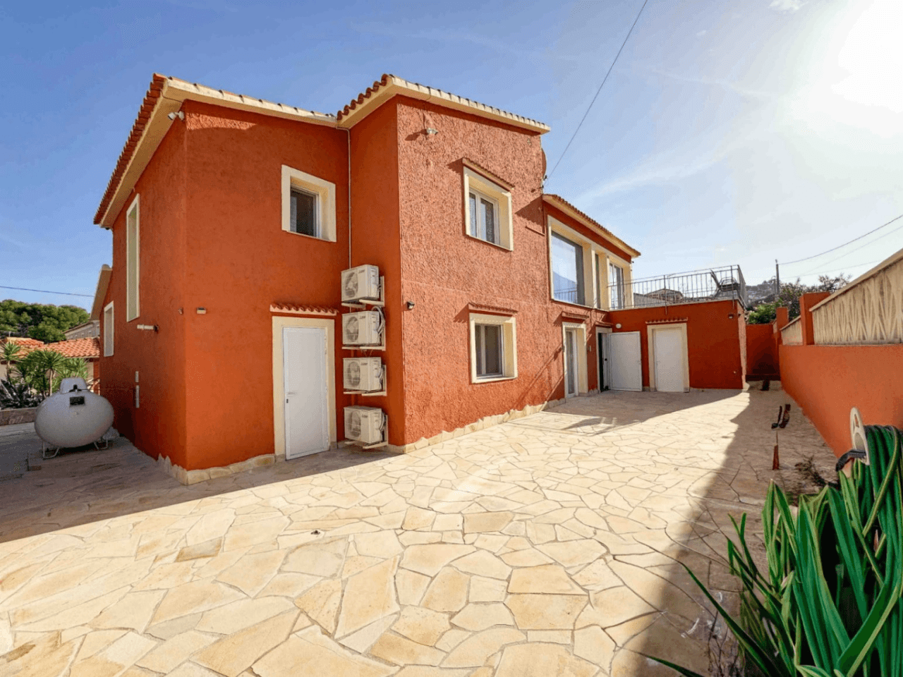 VILLA EN LAS ROTAS