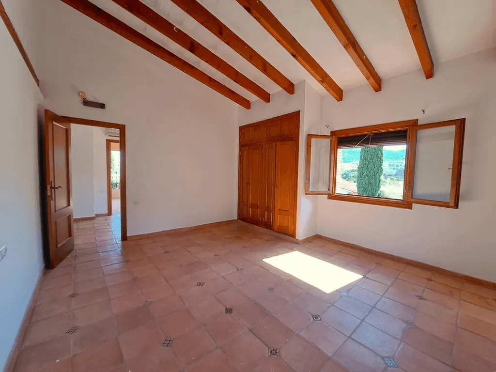 Villa familiar con piscina en venta en Orba