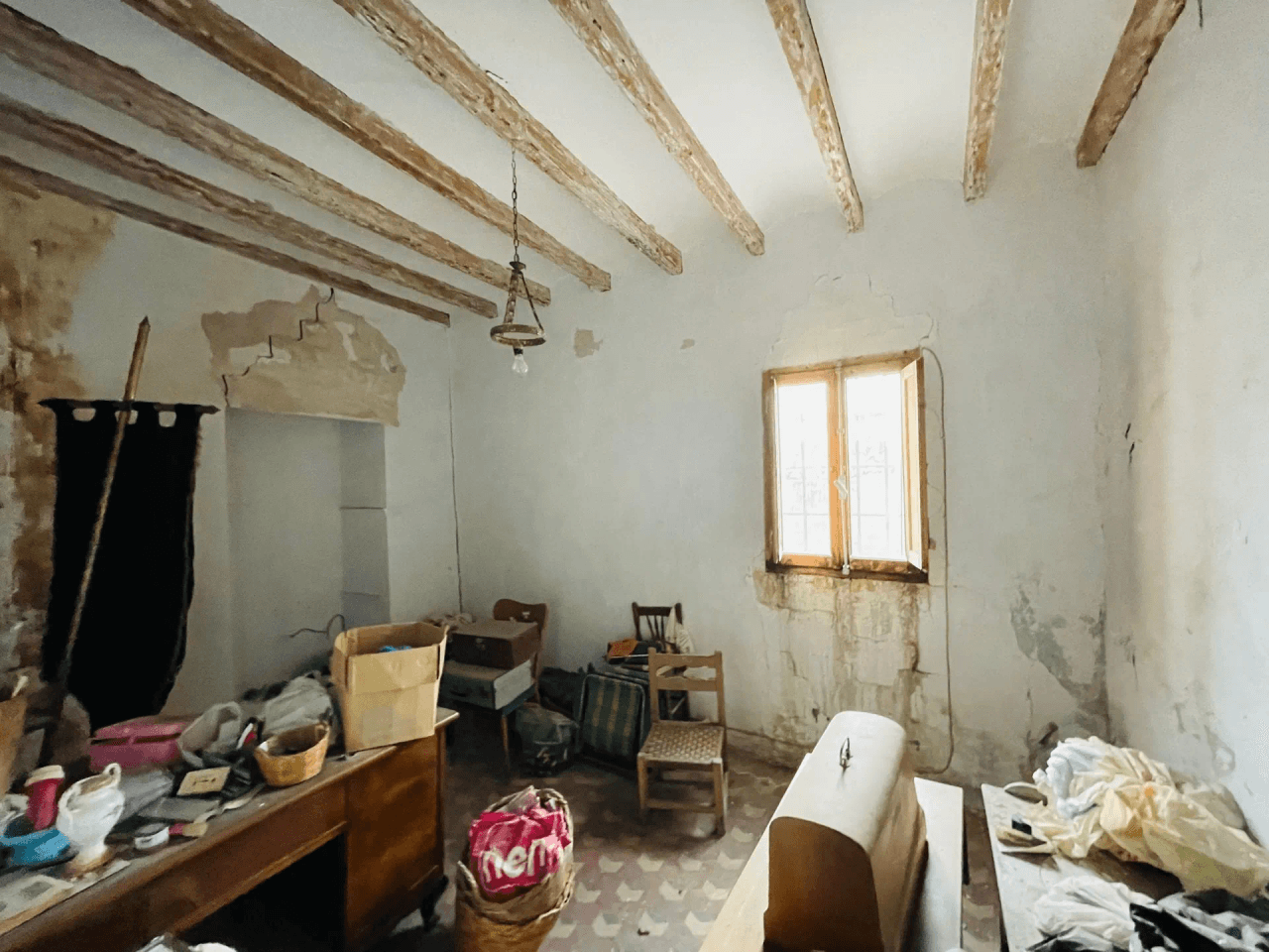 Vergel. Casa de pueblo grande con muchas posibilidades en venta