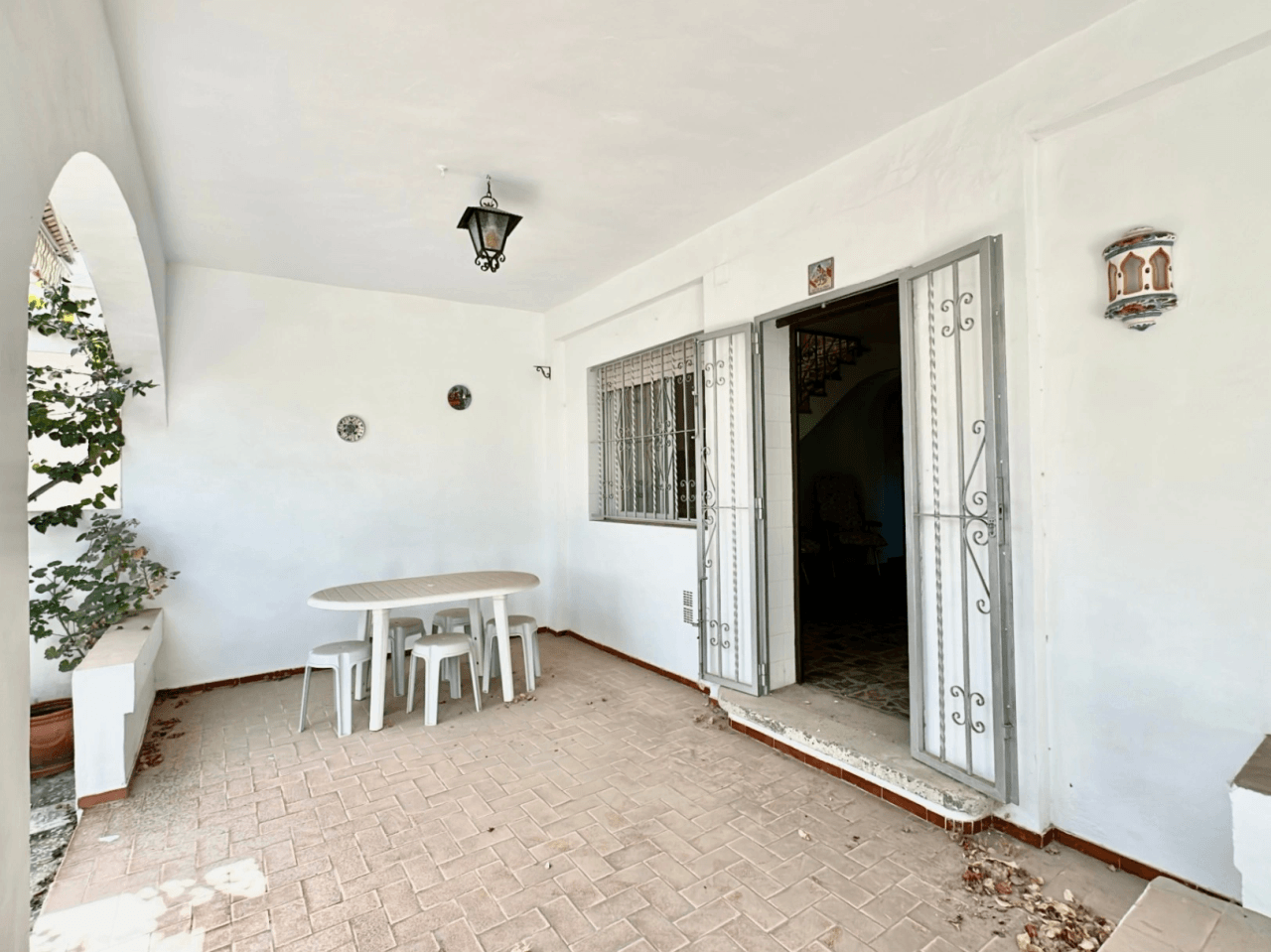 Adosado XXL con vistas al mar y cocina de verano, chemenea a 50m de la playa de arena fina Deveses (Denia)