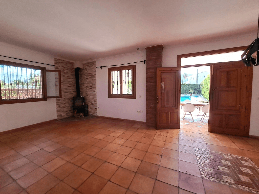Villa familiar con piscina en venta en Orba