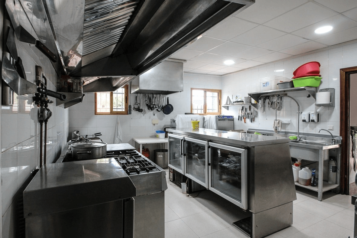 Restaurante en Orba se vende