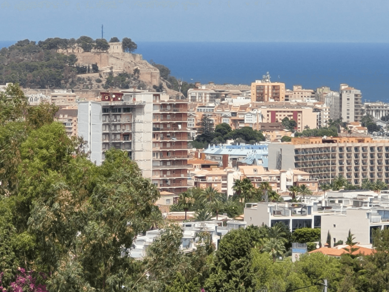 Chalet pareado en venta en Dénia con vistas panorámicas