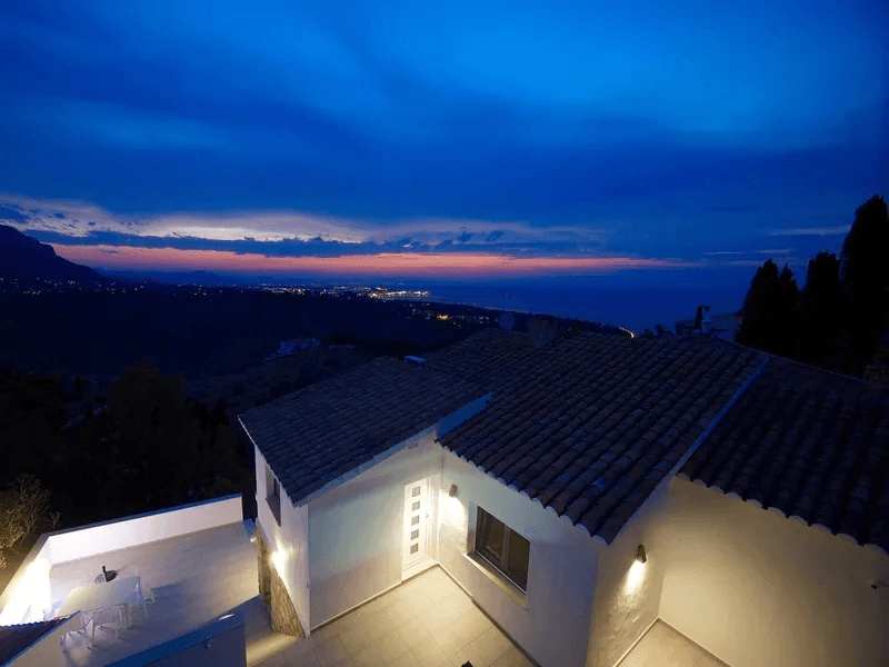 Villa en Las Rotas – vistas panormicas, de las pocas que ya quedan en Denia!