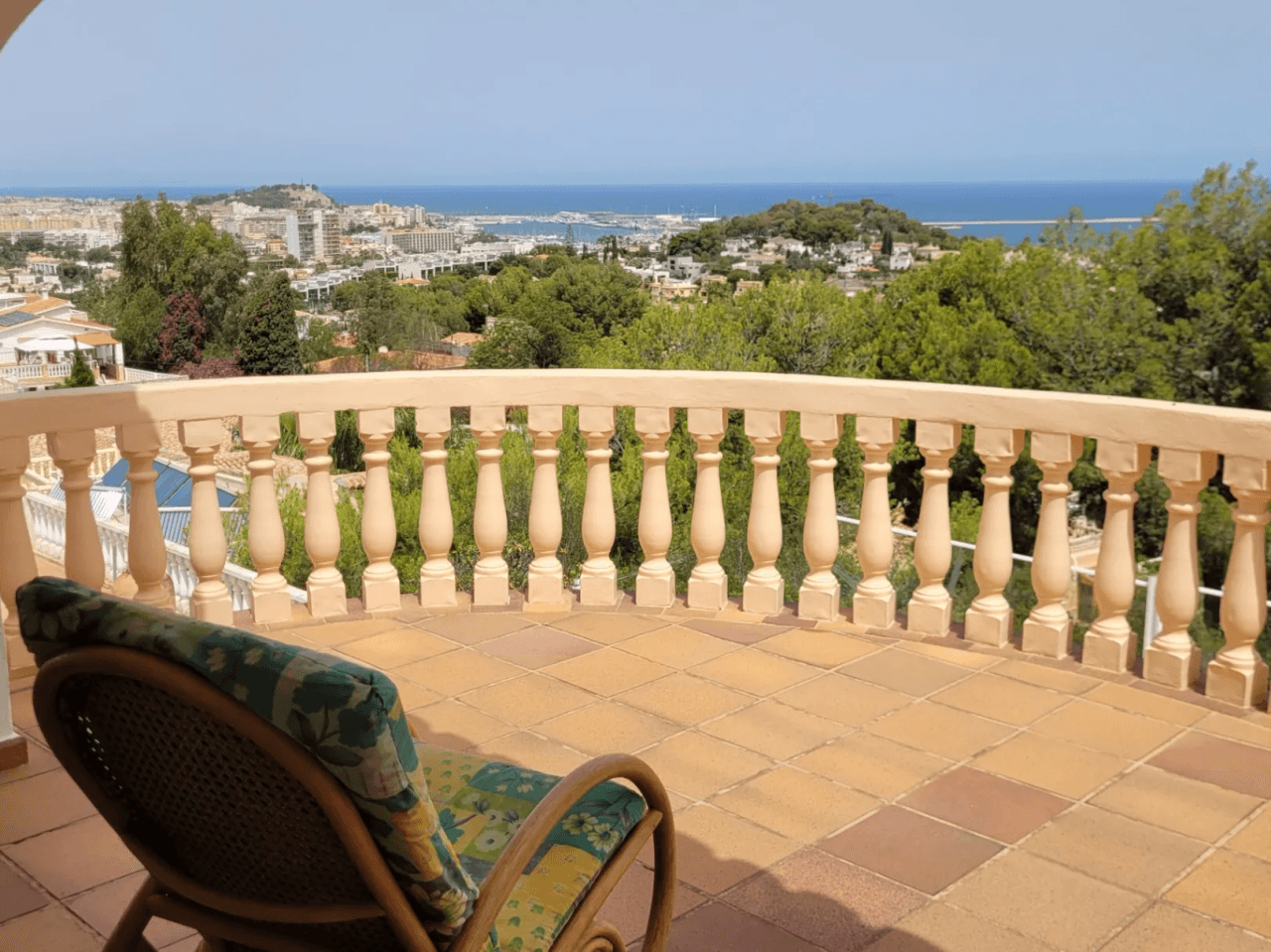 Chalet pareado en venta en Dénia con vistas panorámicas