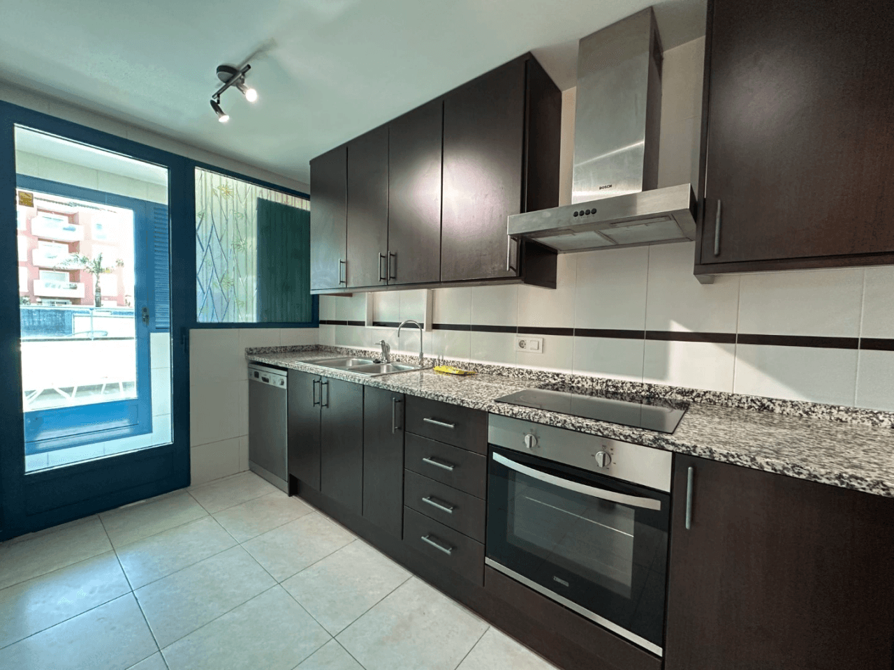 Apartamento en venta de 3 habitaciones en Denia, Alicante.
