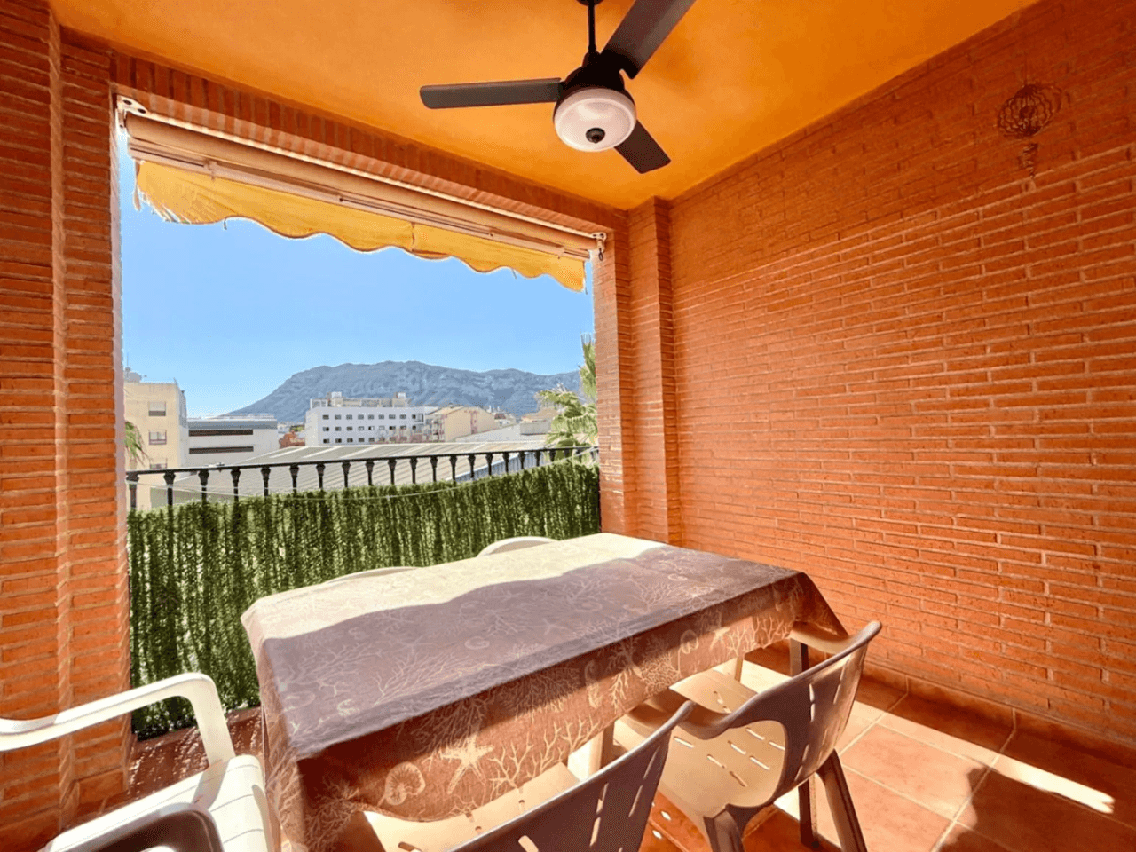 Apartamento de tres dormitorios en Denia, zona Miguel Hernandez