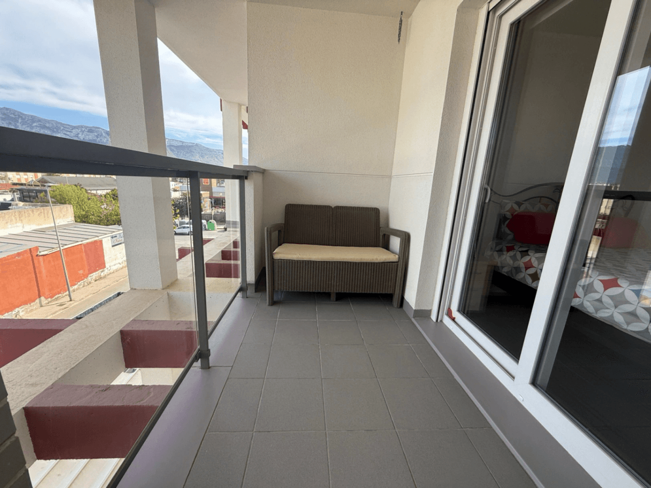 Espectacular apartamento en Denia con vistas abiertas, situado a 120m de la playa y 850m de la ciudad