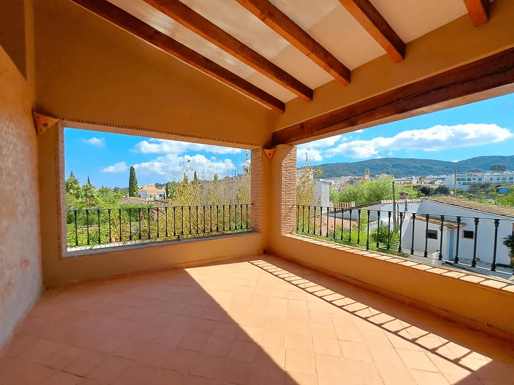 Villa familiar con piscina en venta en Orba