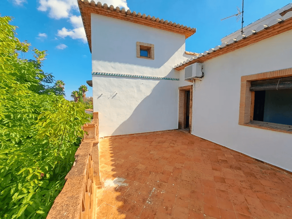 Villa familiar con piscina en venta en Orba