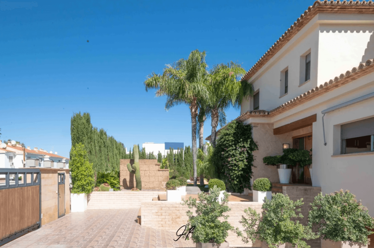 Chalet de lujo en excelente zona Residencial- Denia