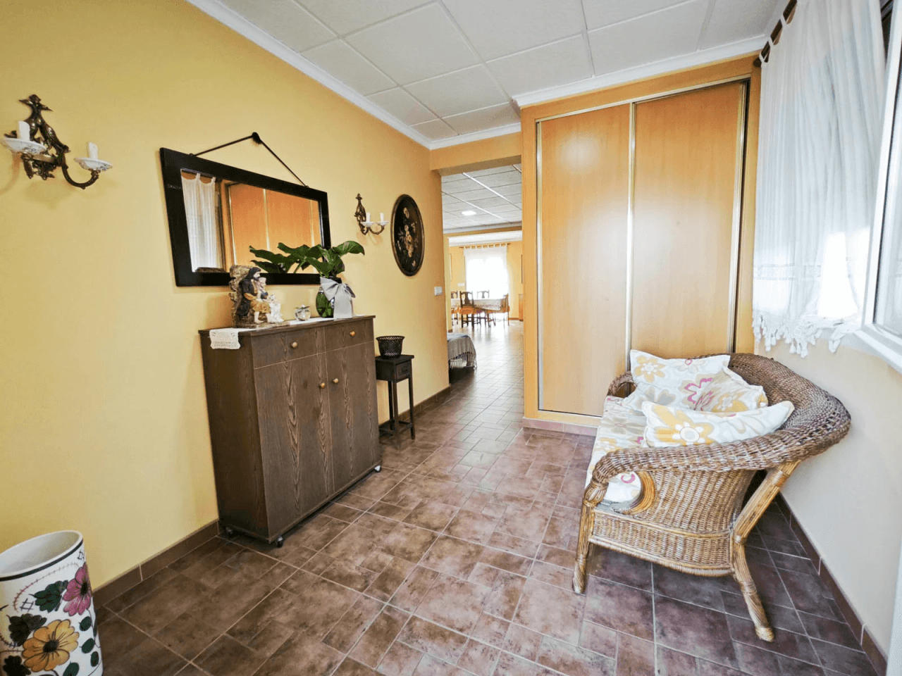 Villa de 270 m2 con piscina en venta en Pedreguer, zona residencial a un paso del centro