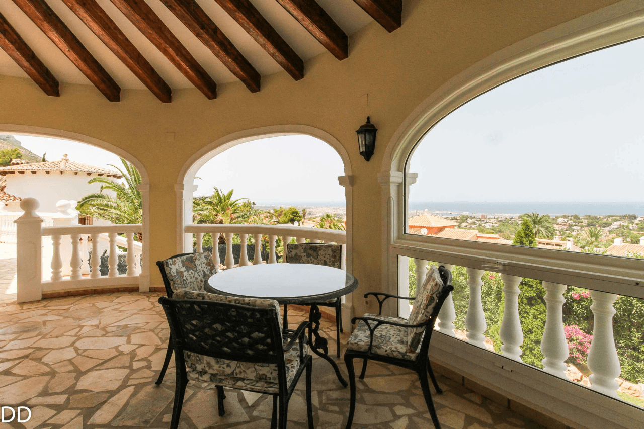 VILLA CON VISTAS PANORAMICAS AL MAR
