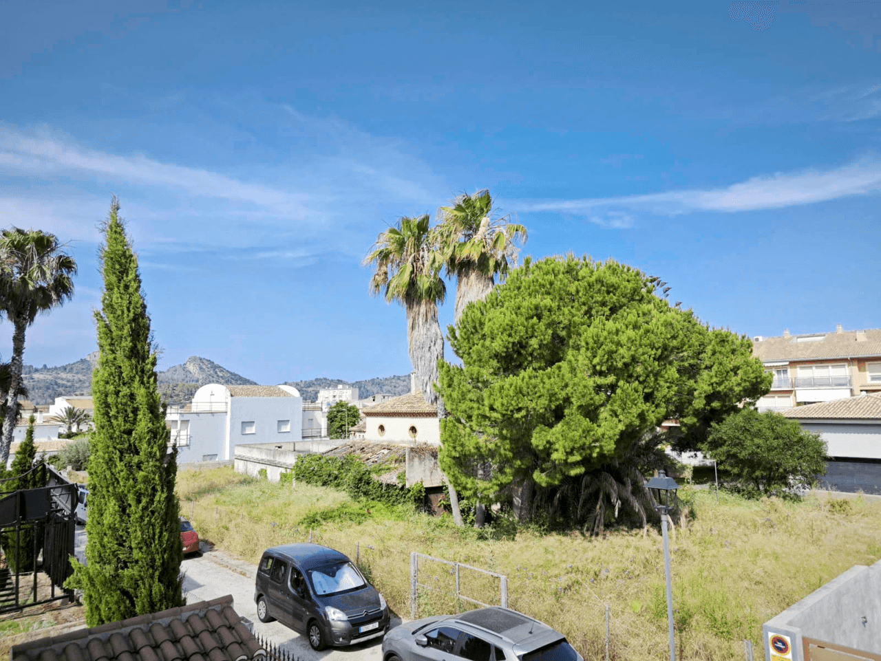 Villa de 270 m2 con piscina en venta en Pedreguer, zona residencial a un paso del centro