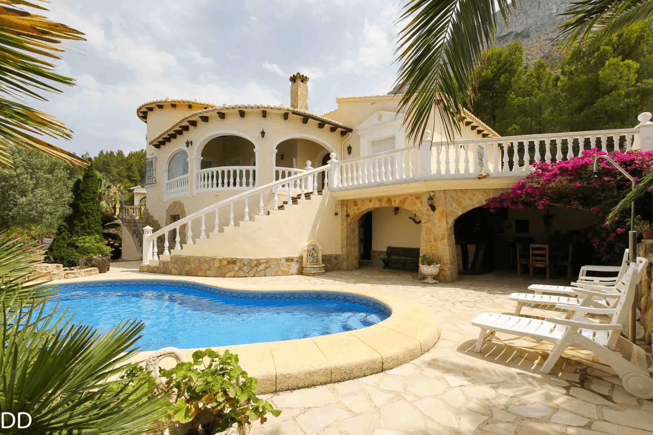 VILLA CON VISTAS PANORAMICAS AL MAR
