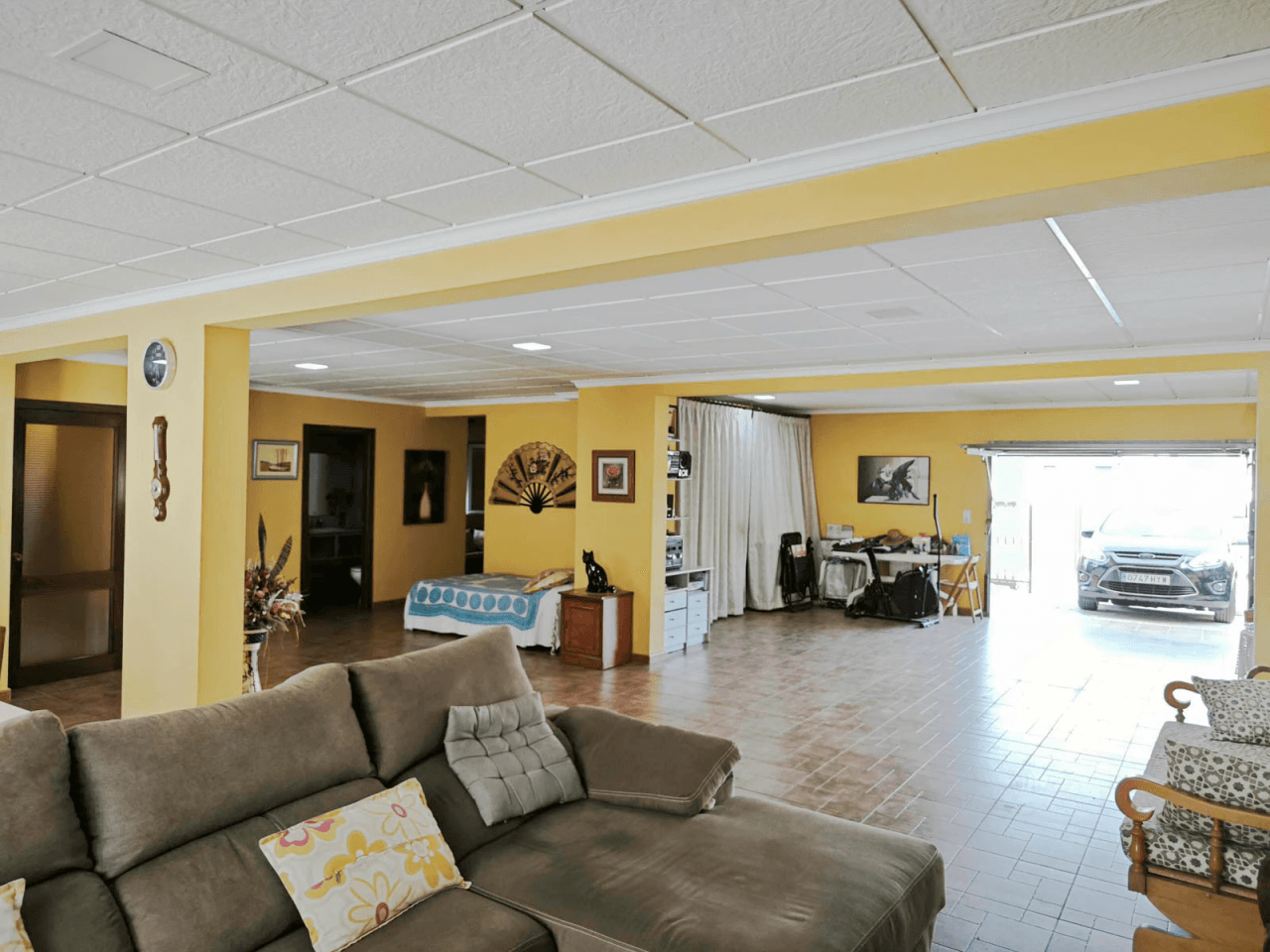Villa de 270 m2 con piscina en venta en Pedreguer, zona residencial a un paso del centro