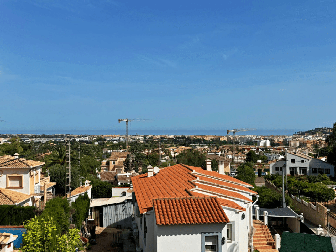 Chalet en venta en Denia, con preciosas vistas al mar y al montgó