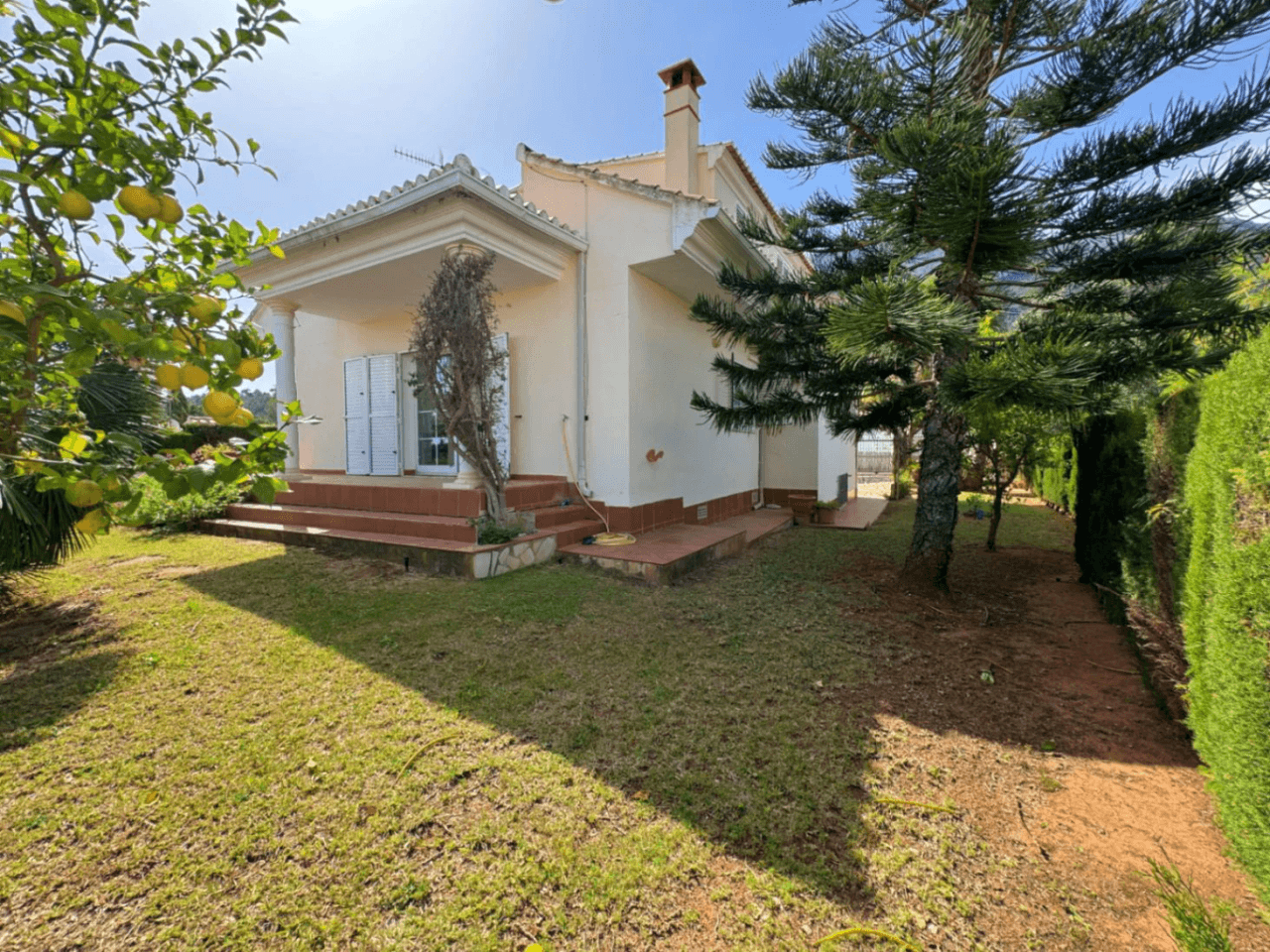 Chalet en venta en Denia, con preciosas vistas al mar y al montgó