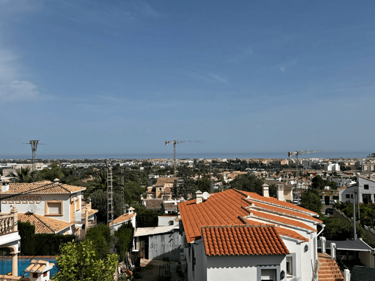 Chalet en venta en Denia, con preciosas vistas al mar y al montgó