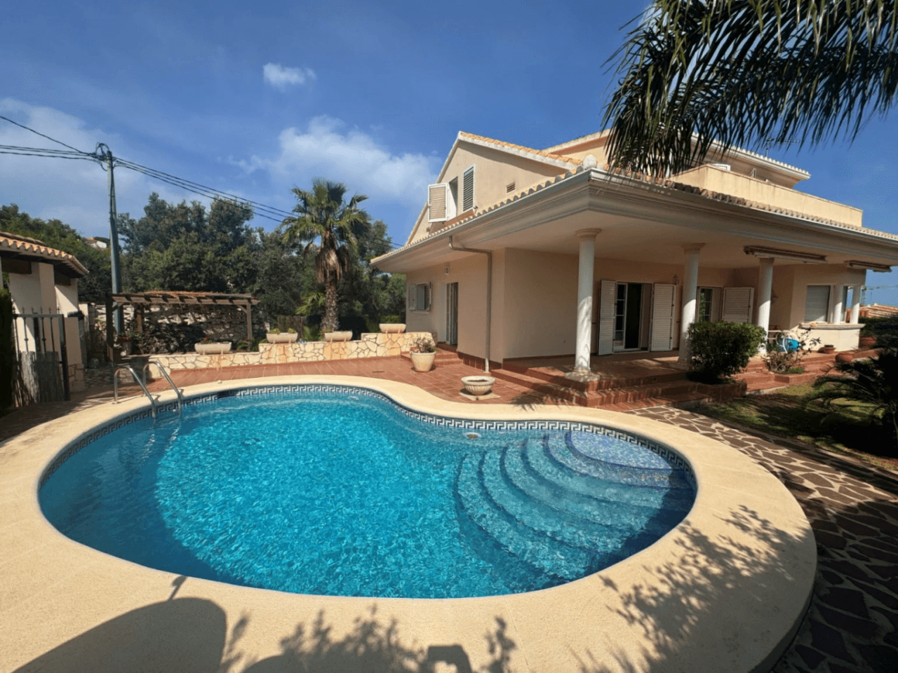 Chalet en venta en Denia, con preciosas vistas al mar y al montgó