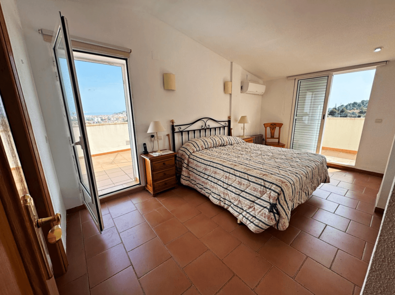 Chalet en venta en Denia, con preciosas vistas al mar y al montgó