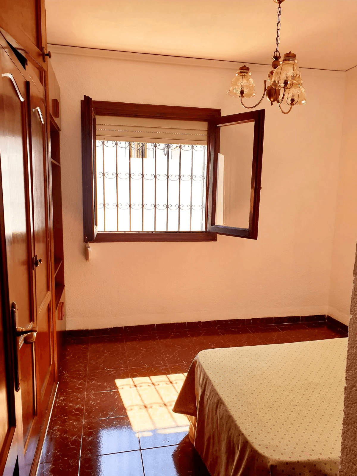 CASA DE CUATRO DORMITORIOS EN DENIA,MONTGO
