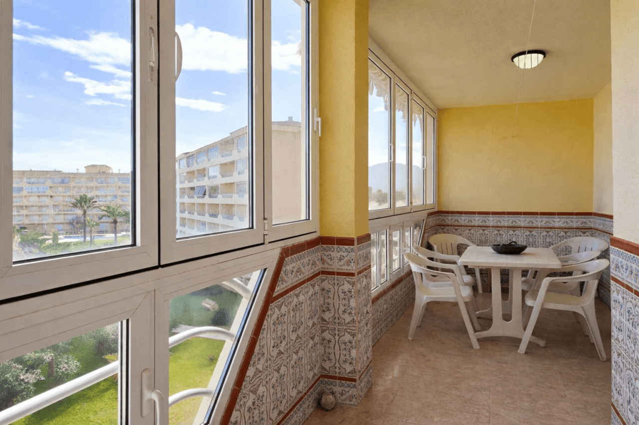 Apartamento en primera línea de Les Deveses