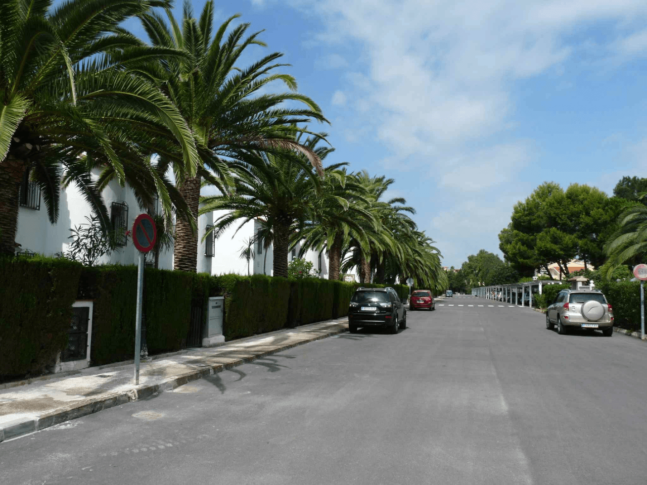 ADOSADO DUPLEX CON JARDÍN PRIVADO