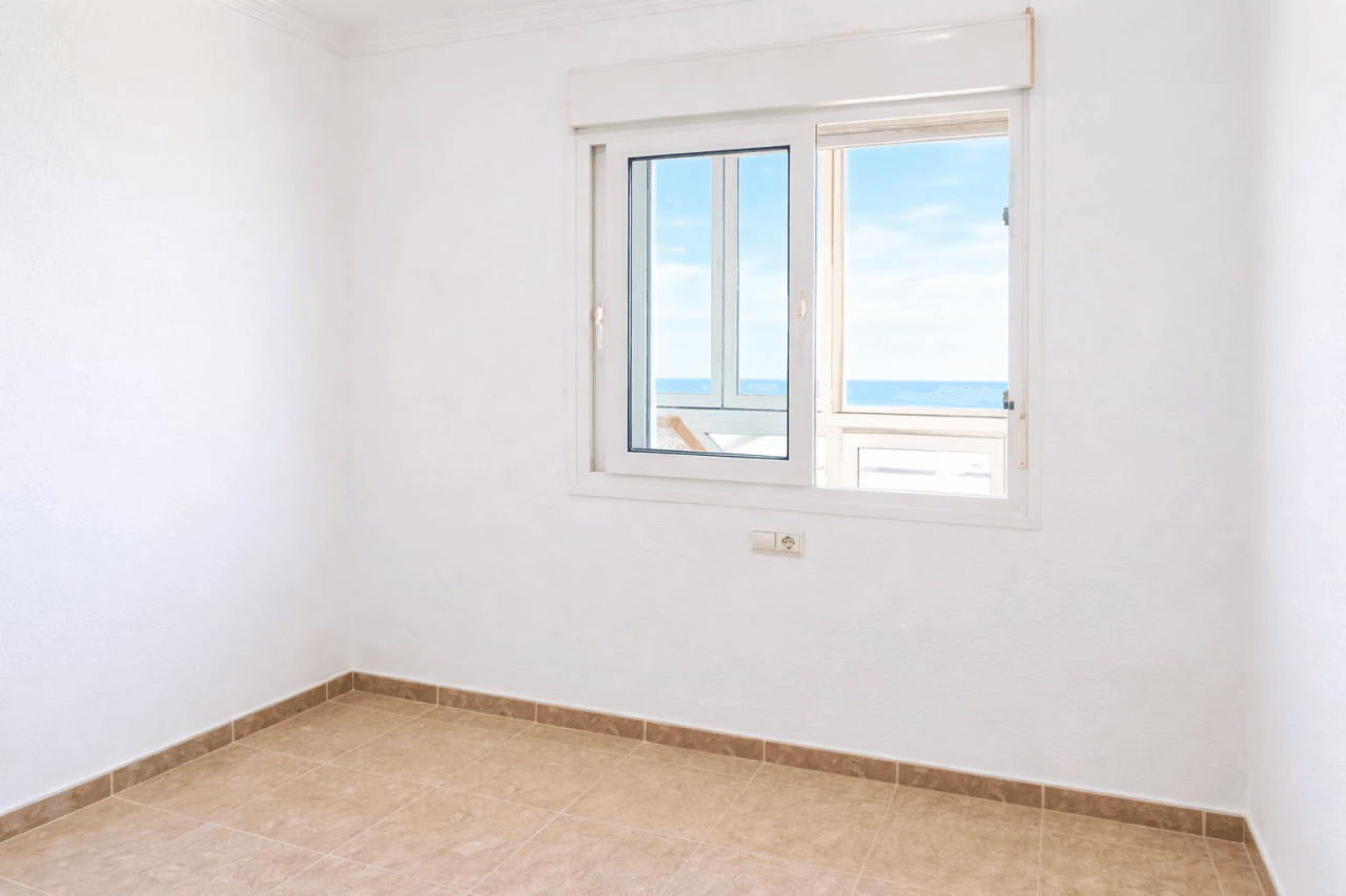 Apartamento en primera línea de Les Deveses