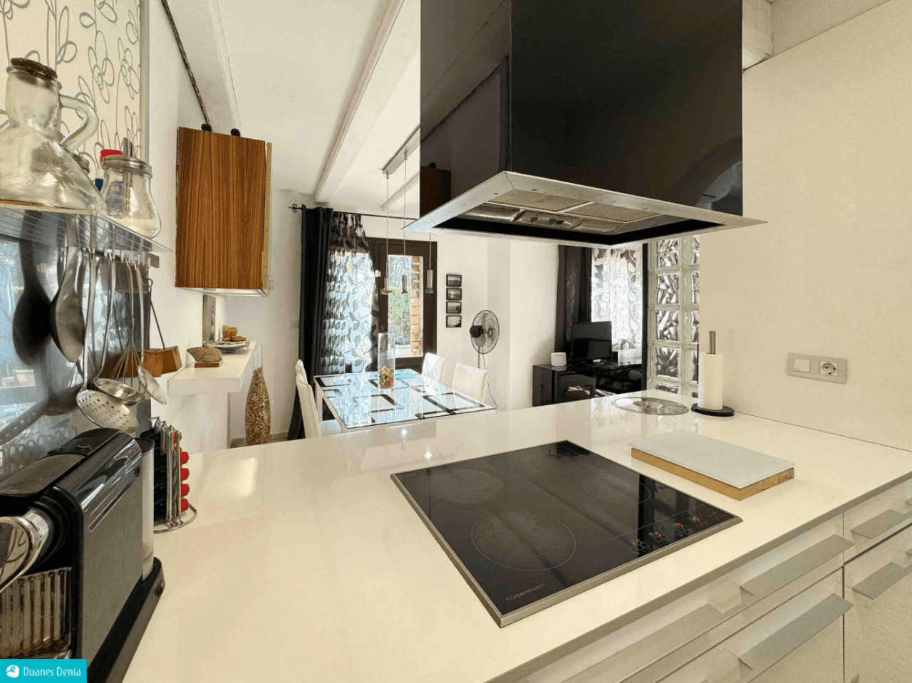 ADOSADO DUPLEX CON JARDÍN PRIVADO