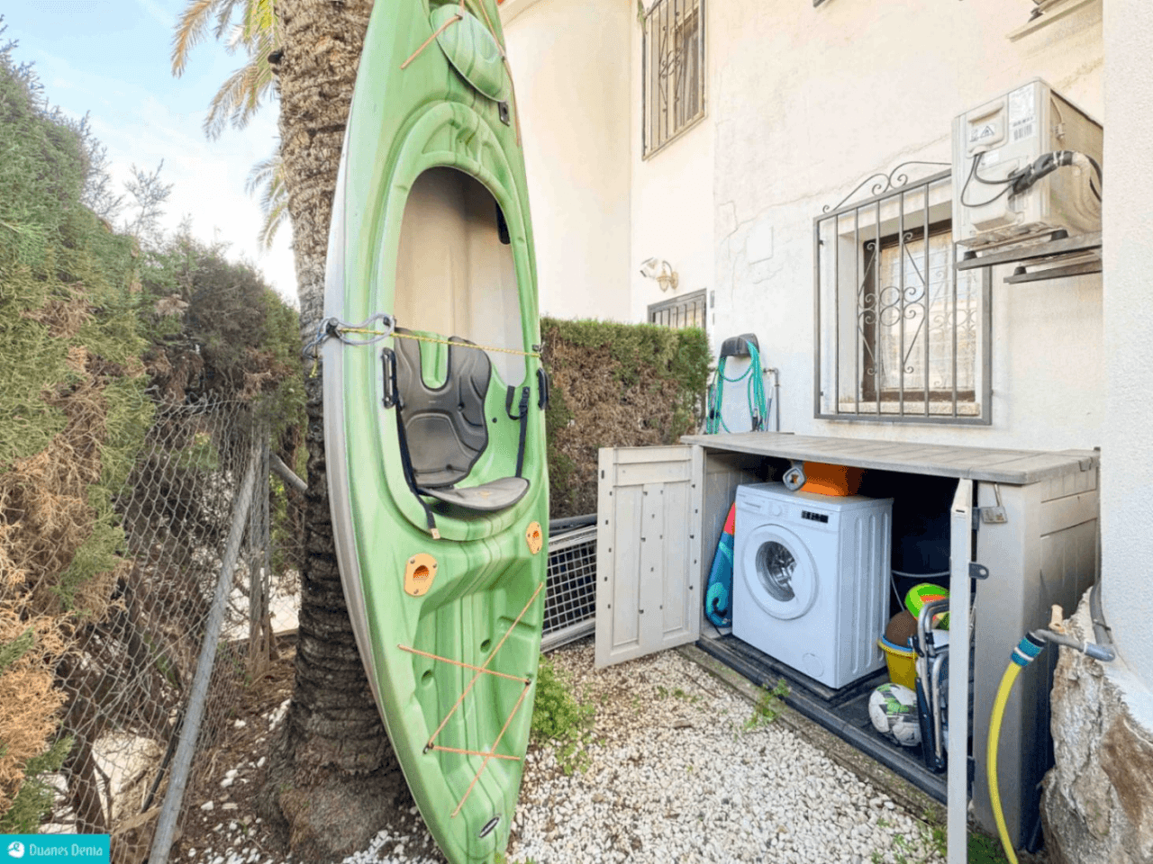 ADOSADO DUPLEX CON JARDÍN PRIVADO