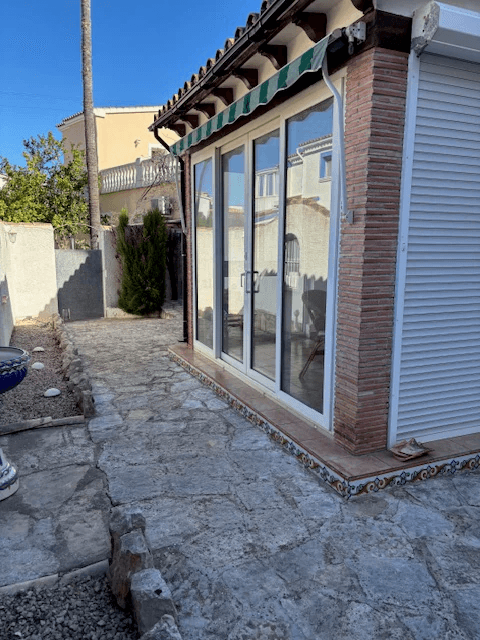 Chalet independiente cerca del mar