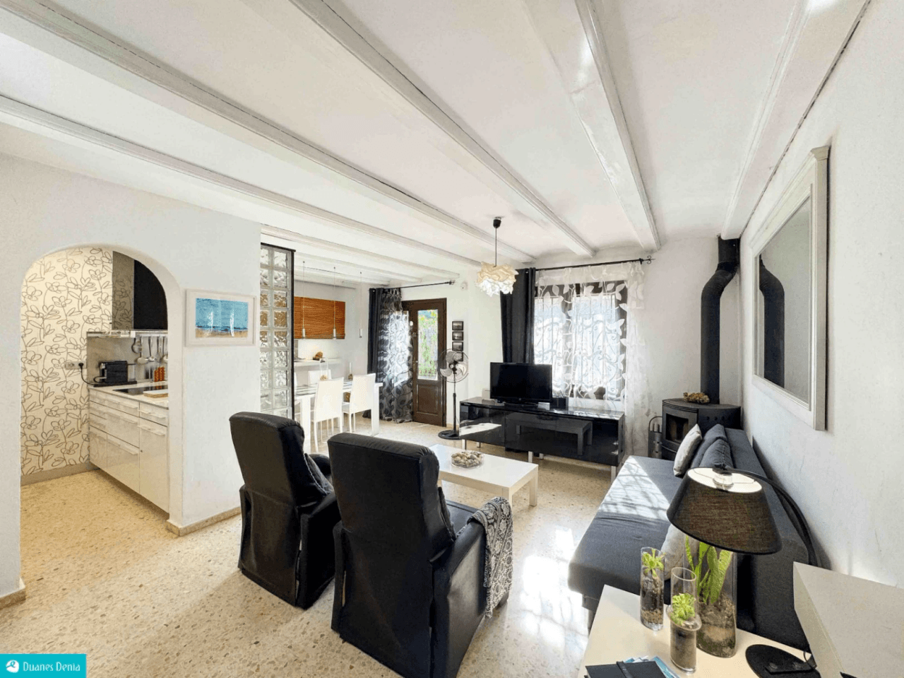 ADOSADO DUPLEX CON JARDÍN PRIVADO