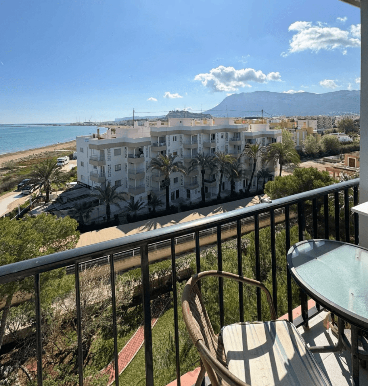 APARTAMENTO FRENTE AL MAR