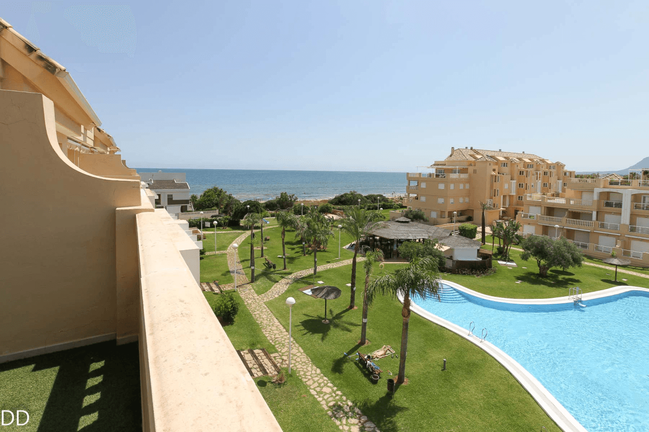 PENTHOUSE AVANT SPECTACULAIRE À LA MER