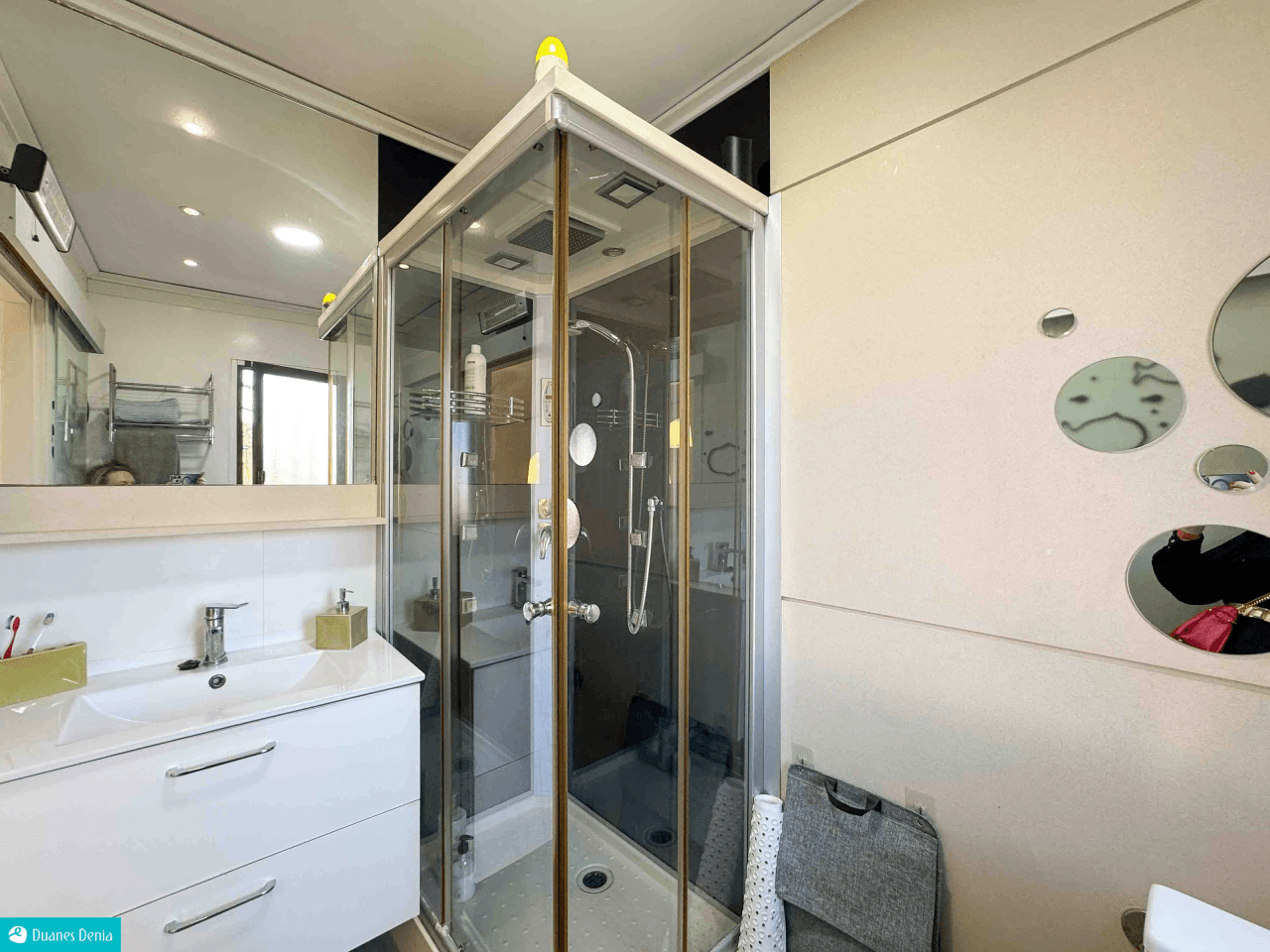 ADOSADO DUPLEX CON JARDÍN PRIVADO