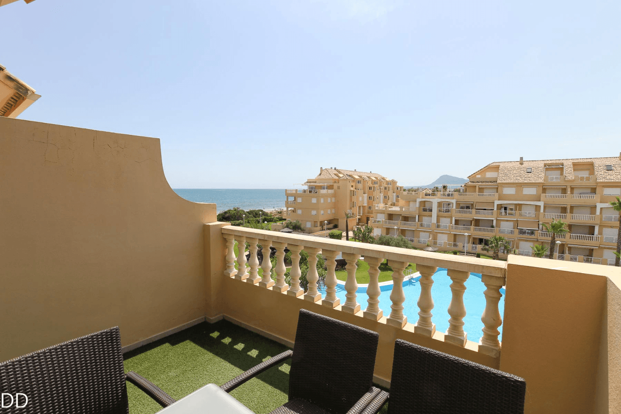 PENTHOUSE AVANT SPECTACULAIRE À LA MER