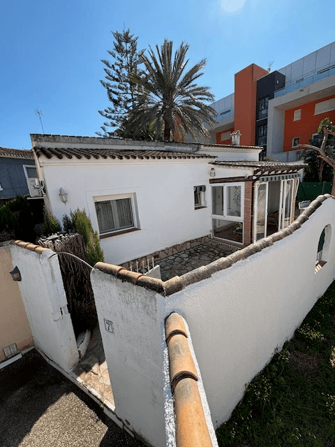 Chalet independiente cerca del mar