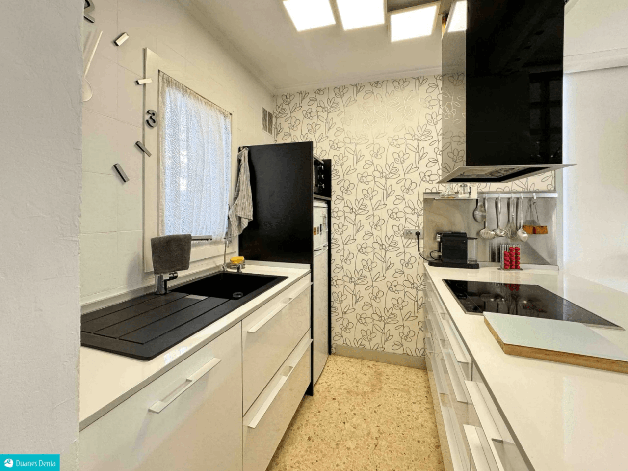 ADOSADO DUPLEX CON JARDÍN PRIVADO