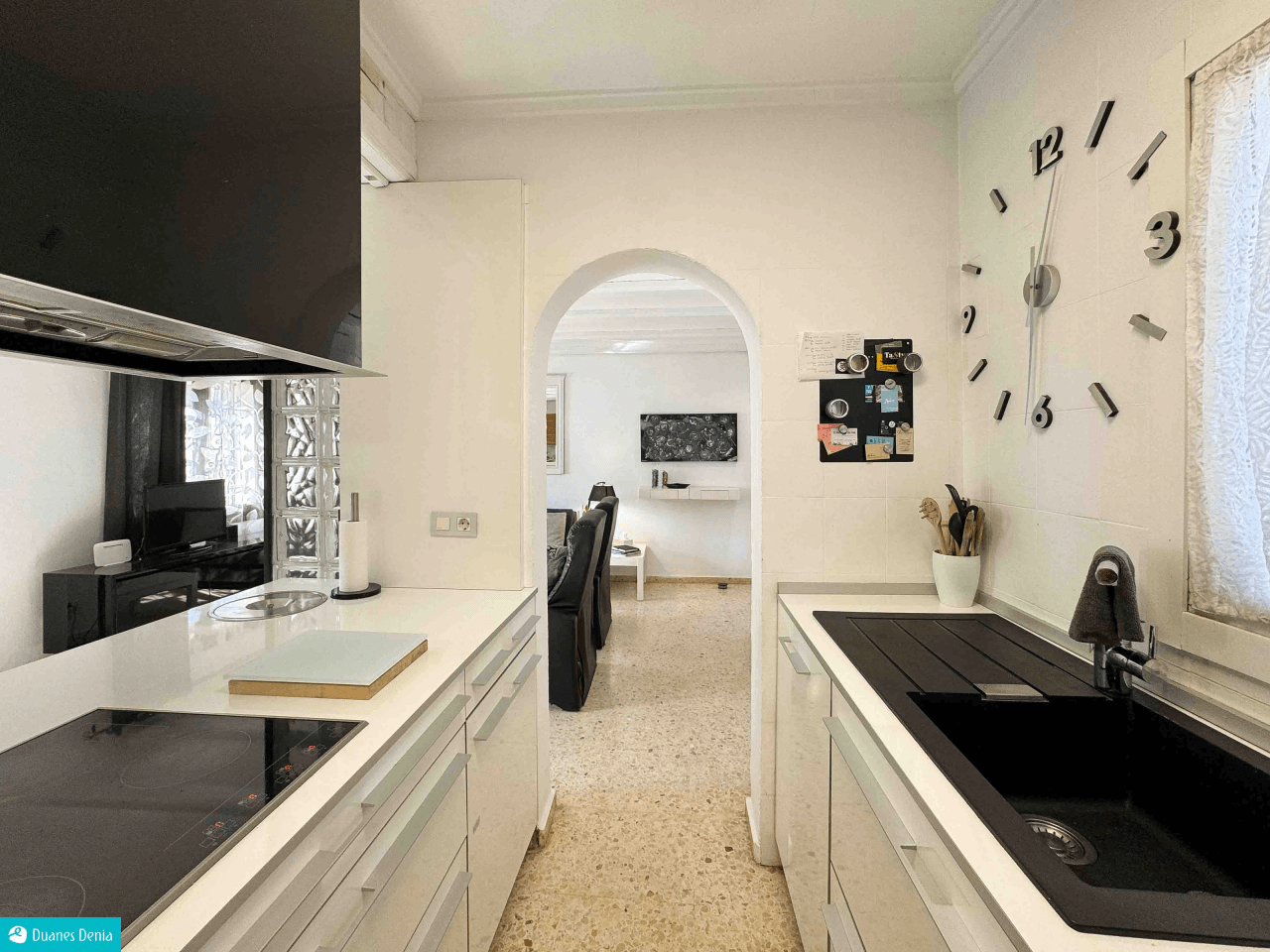 ADOSADO DUPLEX CON JARDÍN PRIVADO