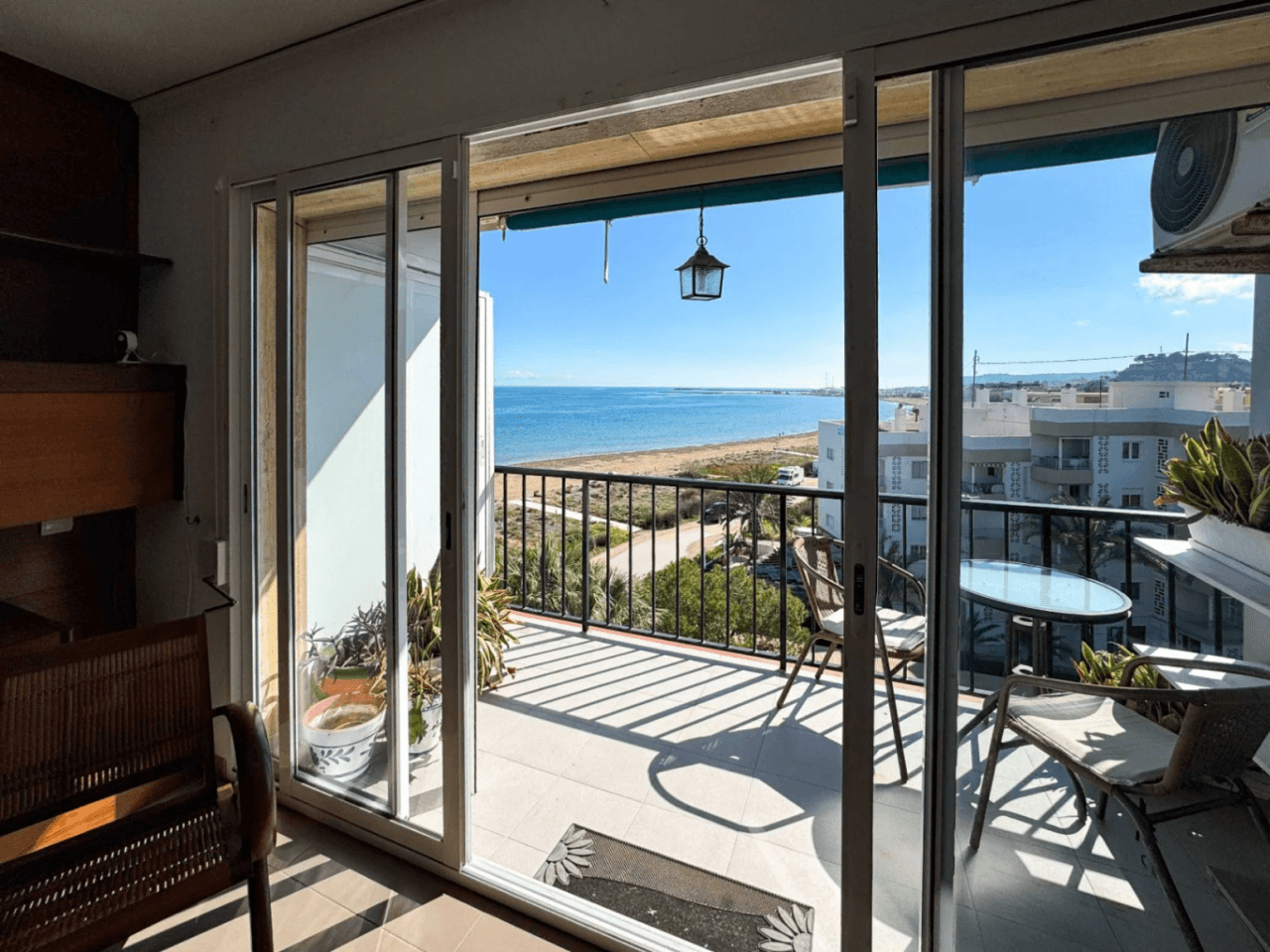 APARTAMENTO FRENTE AL MAR