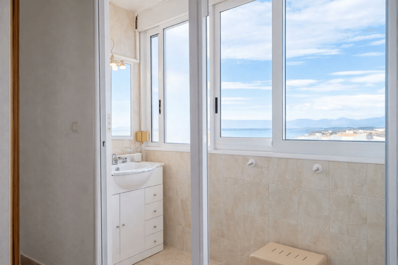 Apartamento en primera línea de Les Deveses