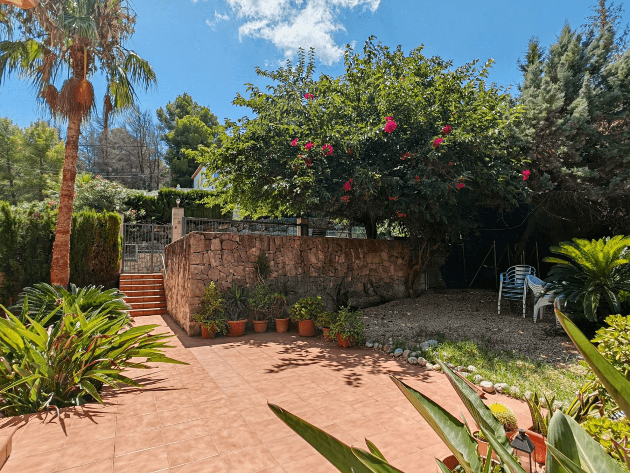 Gran chalet/villa en venta  muy   amplia  con piscina privada  en Denia
