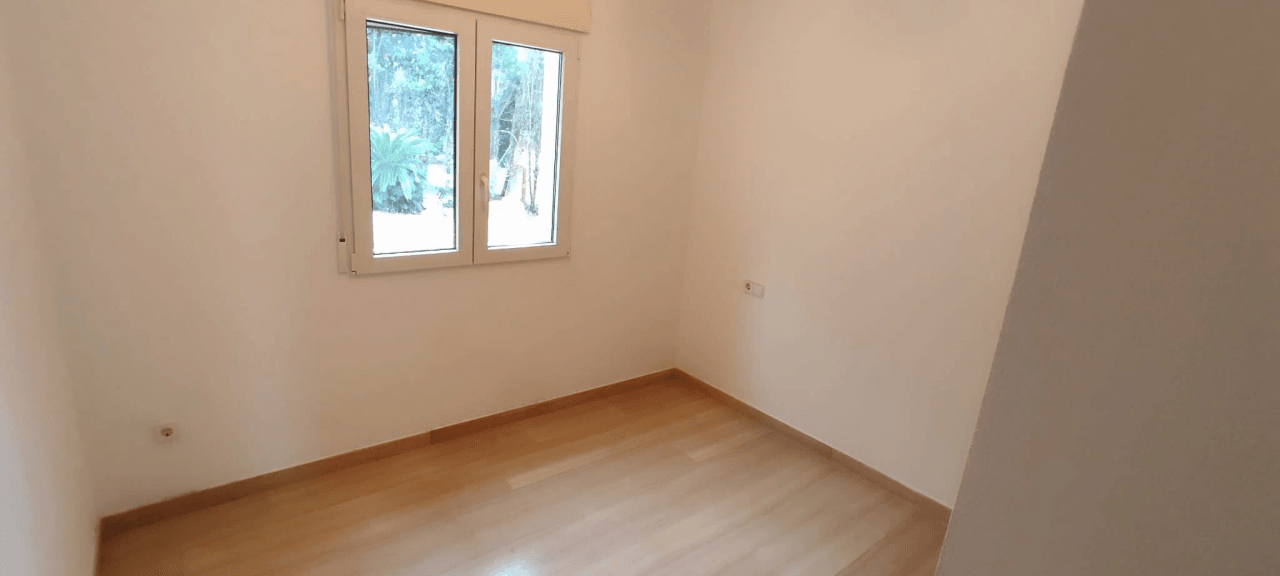 Gran chalet/villa en venta  muy   amplia  con piscina privada  en Denia